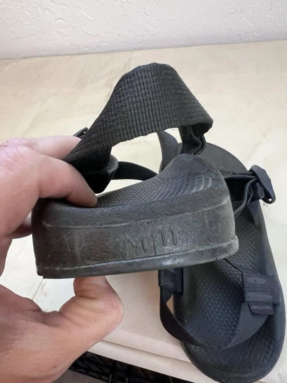 Chaco Men's Z/Cloud Sport Sandals - Solid Black - Open Toe - Size 11 (J106763)